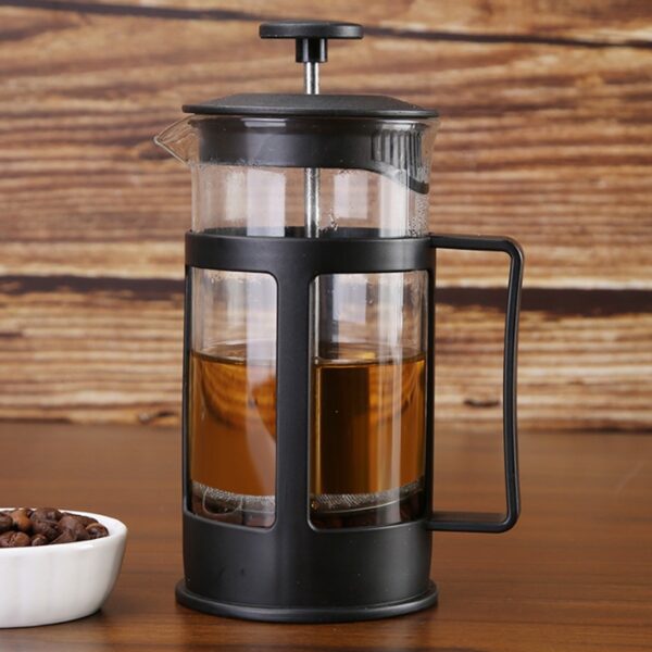 Kafetiere Me Shtypje Piston Inoksi 350ml 3197617 është ideale për ata që duan të bëjnë kafen e tyre të preferuar me komoditet, lehtësi dhe thjeshtësi!