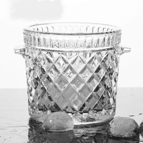 Diamond Mbajtese Akulli Kristal Bohemia® me aliazh titani, reliev që përthyen dritën, prodhuar në Çeki sjell shkëlqim, luks dhe stil në tavolinën tuaj!
