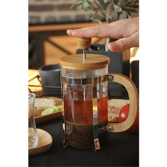 Kafetiere Me Shtypje Inoks/Bambu 600ml BAMBUM GINZA është ideale për ata që duan të bëjnë kafen dhe çajin e tyre të preferuar me stil dhe komoditet!