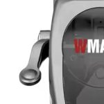 Makine qethjeje profesionale me teh çeliku inox dhe teh lëvizës qeramike, motor magnetik 9000-10000 RPM, bateri 2600mAh dhe ekran LED. Përfshin 4 krehera udhëzues dhe bazë karikimi.