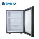 Frigorifer minibar BREVINO BHM-40GD me derë xhami dhe kapacitet 40L. Pa zhurmë, pa vibrim dhe me konsum të ulët. Ideal për ambiente hoteli apo dhoma gjumi.