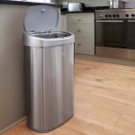 Kosh plehrash Black+Decker 50 litra me sensor automatik